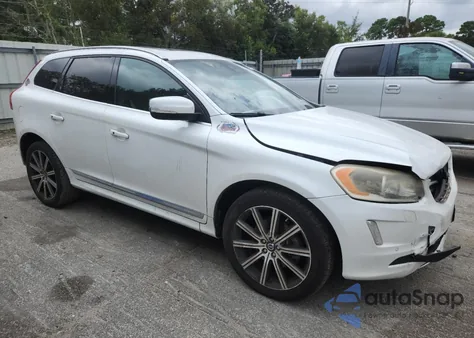 2015 Volvo Xc60 T6 Platinum z USA, uszkodzony, nr VIN YV449MDM7F2631978